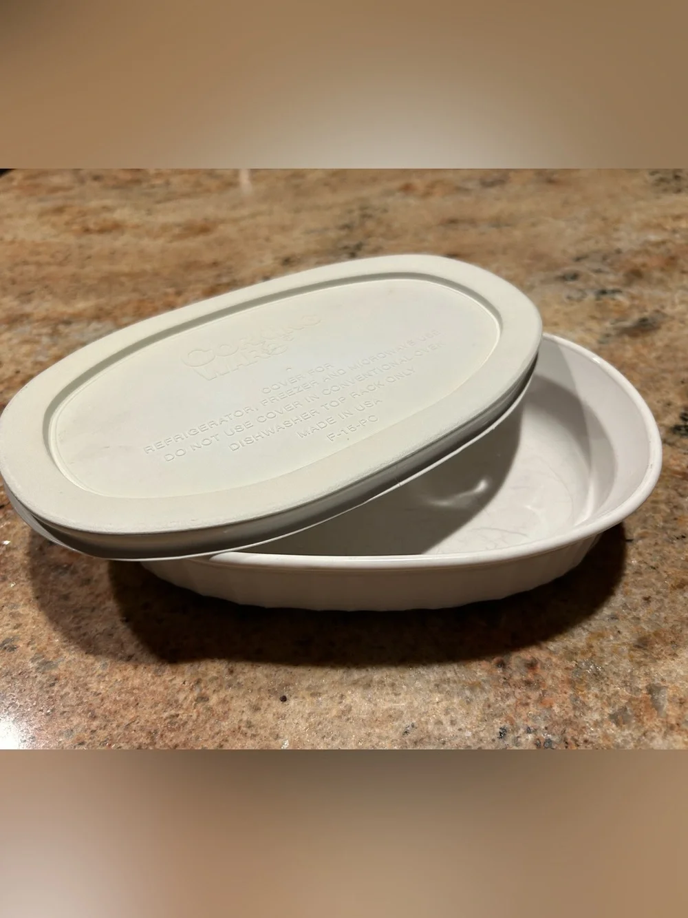 Corningware F-15-B French White Oval 15 oz Casserole w/ plastic lid F-15-PC